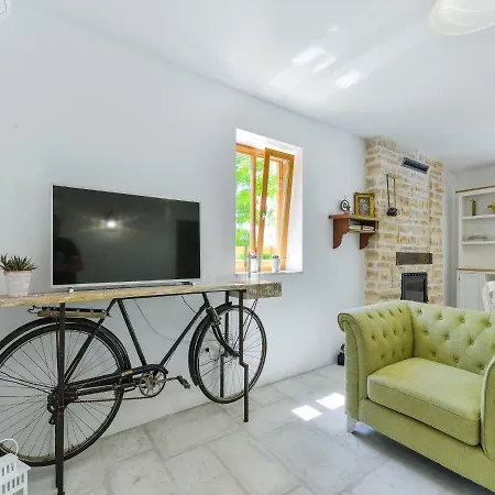 Ledina Villa