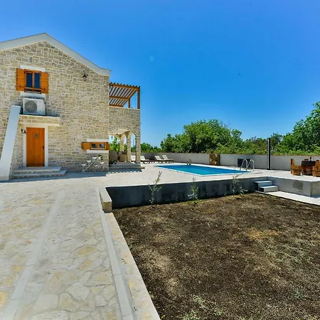 Ledina Villa Privlaka (Zadar)