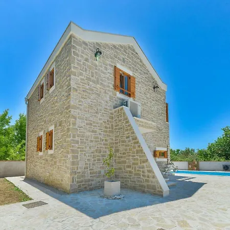 Ledina Villa *