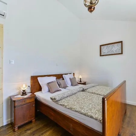 Ledina Villa *